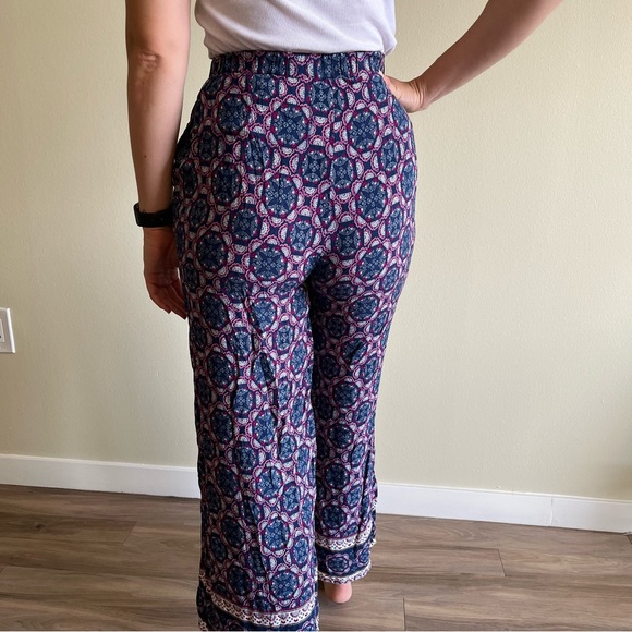 GiGiO Wide Leg Cropped Pants - Picture 2 of 9